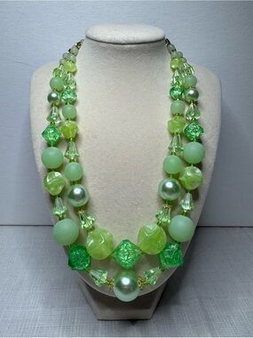 Vintage 1950’s Green Lucite Beaded Necklace